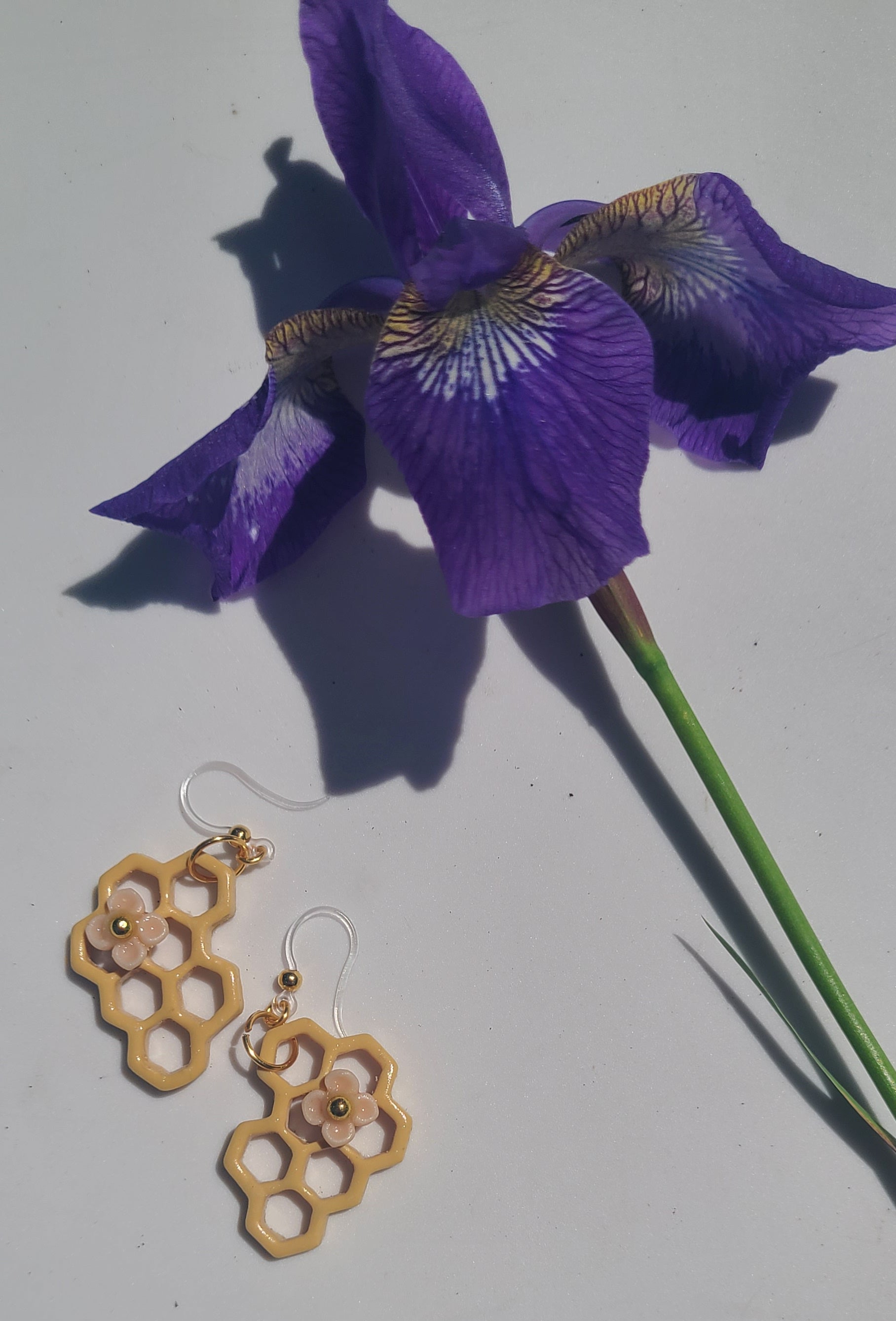 Delicate Honey Comb